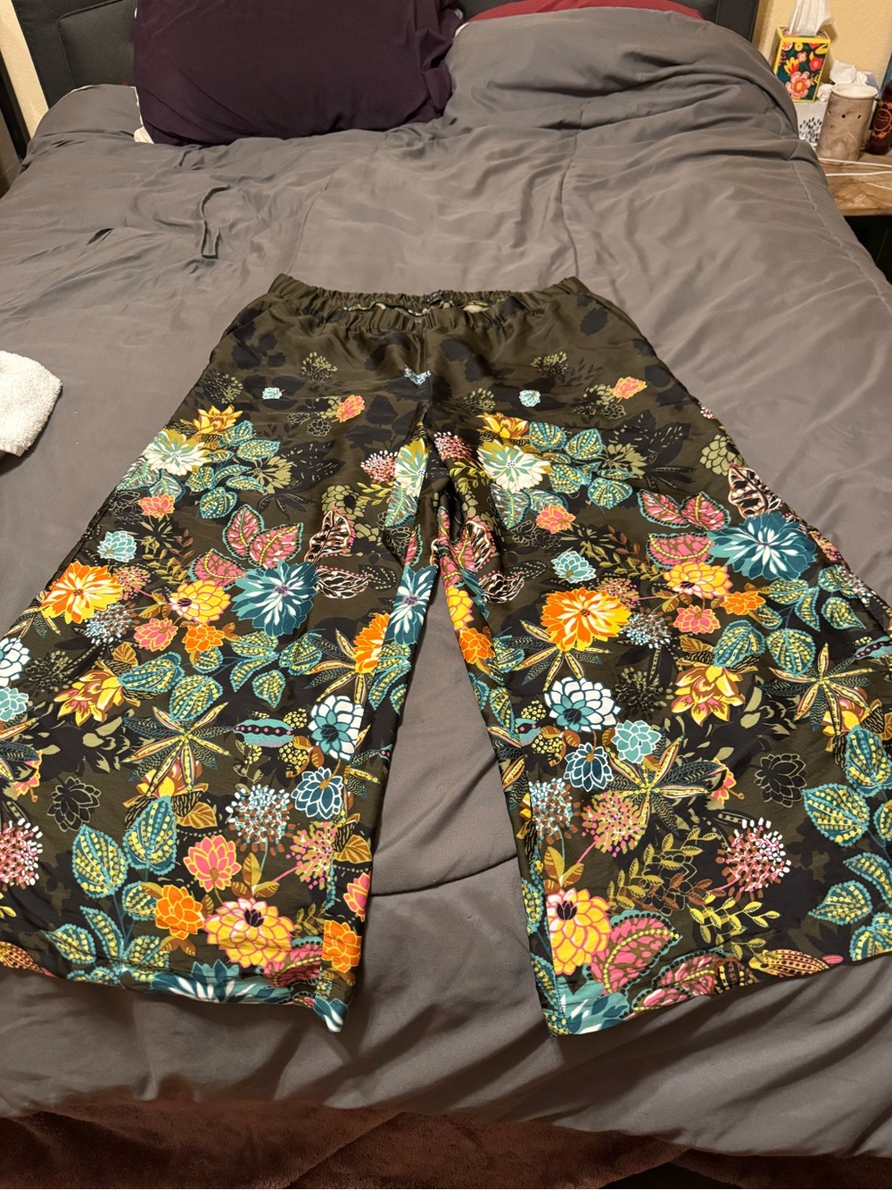 LOFT Wide-Leg Pants with Multicolor Floral Print